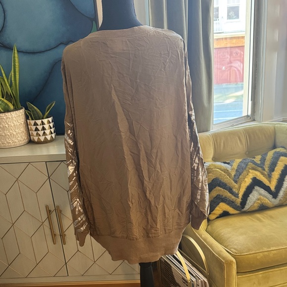 Silk Casual Tan Button-Accent Vintage Top - Picture 7 of 13